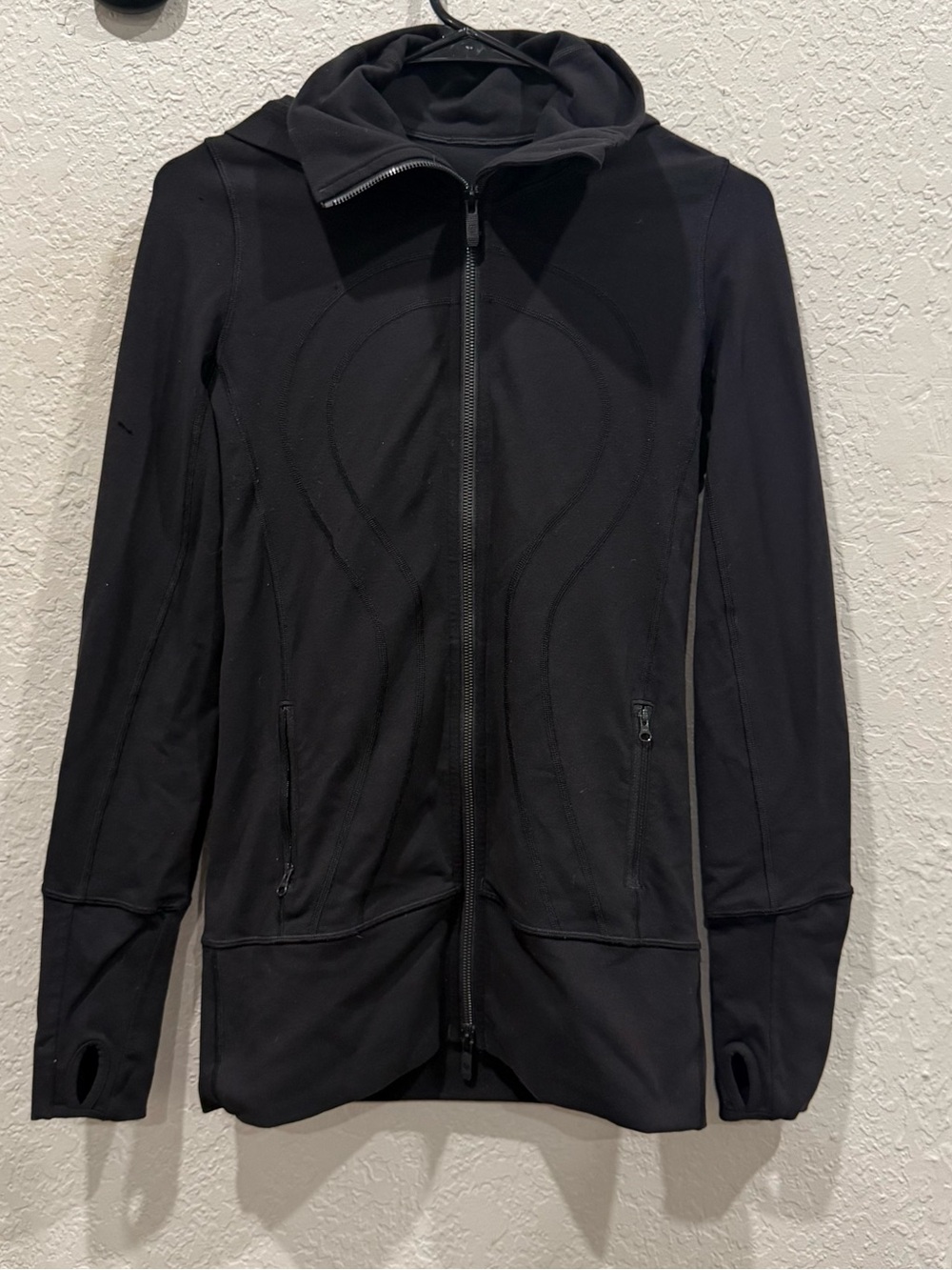 Lululemon sweater size 4